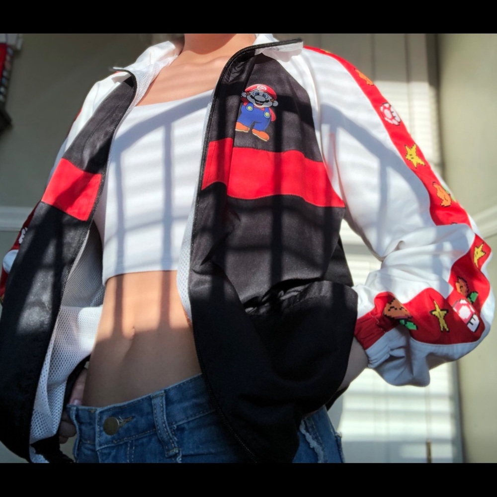 Mario windbreaker😝